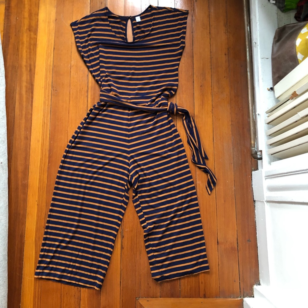 Old Navy Jumpsuit 💙🧡